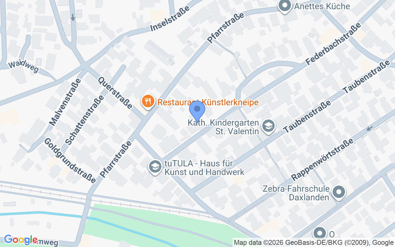 Charmante sanierungsbedürftige Doppelhaushälfte mit Altbaucharme, Doppelgarage und neuer Heizung