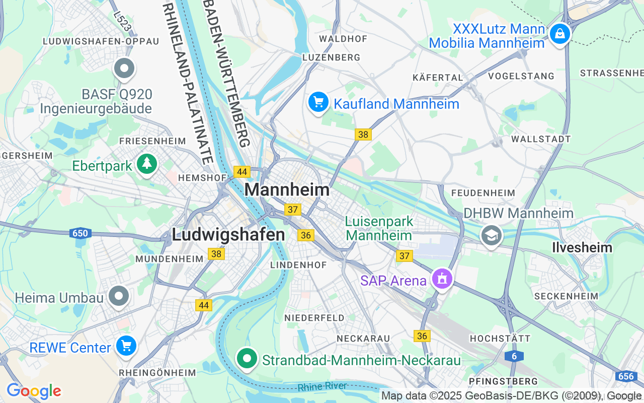 Erstbezug nach Renovierung: Moderne Wohnung mit zwei Balkonen