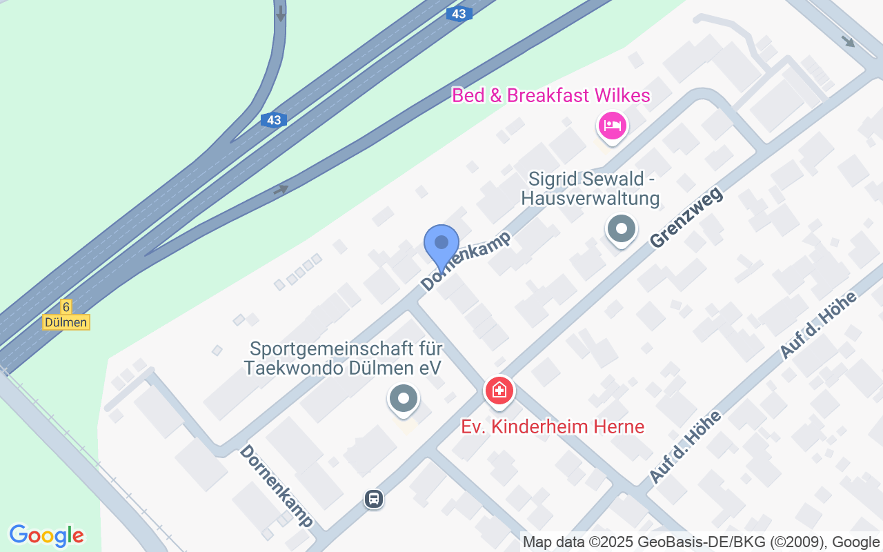 Einfamilienhaus mit Einlieger, Doppelgarage und Carport